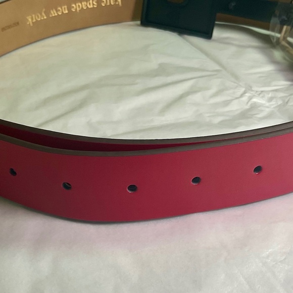 Kate Spade 32mm Rhinestone Flower Belt - Ripe Apple - NWT - Picture 5 of 9